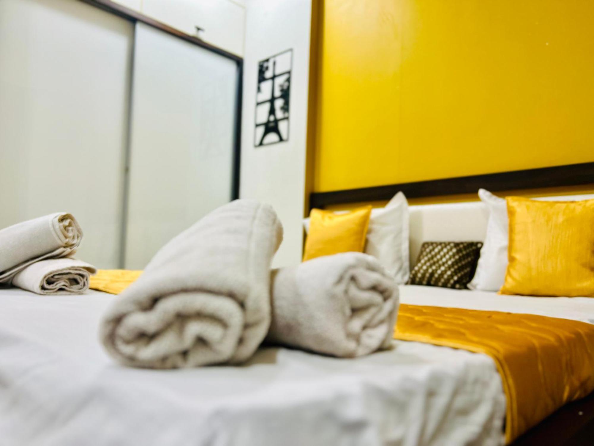 7 Seasons Palm Suite With Sky Orbit, Balcony, Swimming Pool, Wifi, Playground 라즈콧 외부 사진