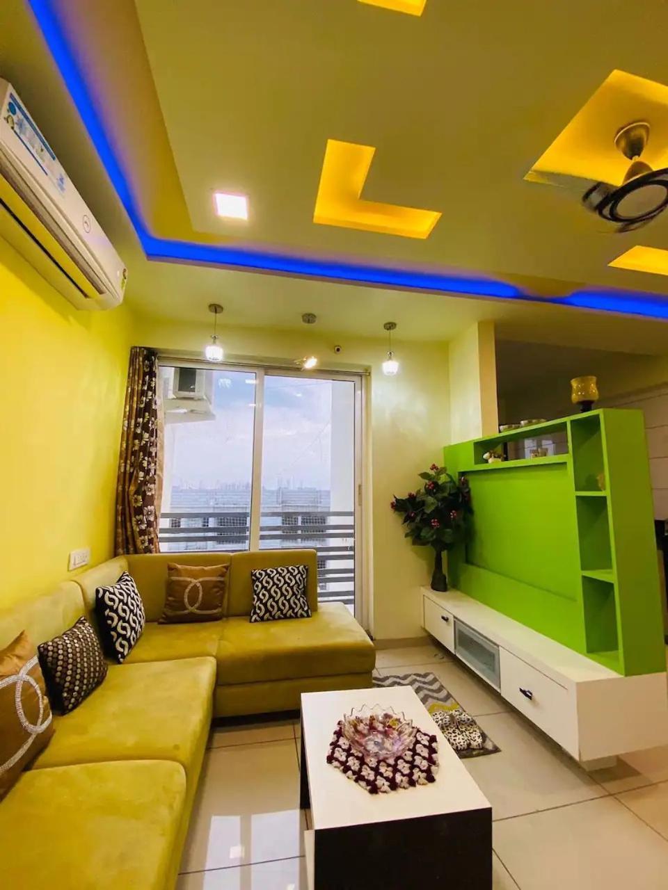 7 Seasons Palm Suite With Sky Orbit, Balcony, Swimming Pool, Wifi, Playground 라즈콧 외부 사진